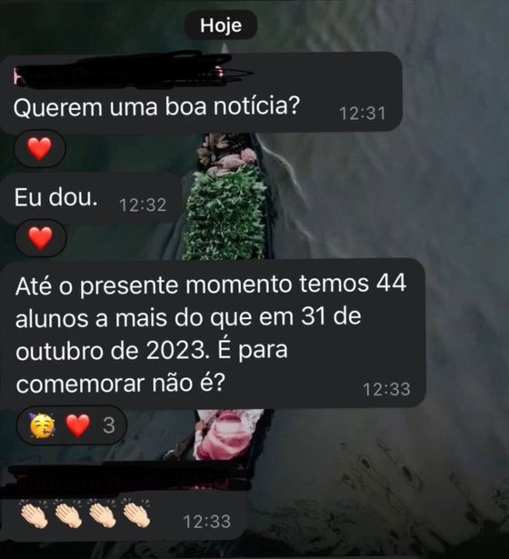 Cliente da Raio7 comemorando 44 alunos a mais que no ano anterior